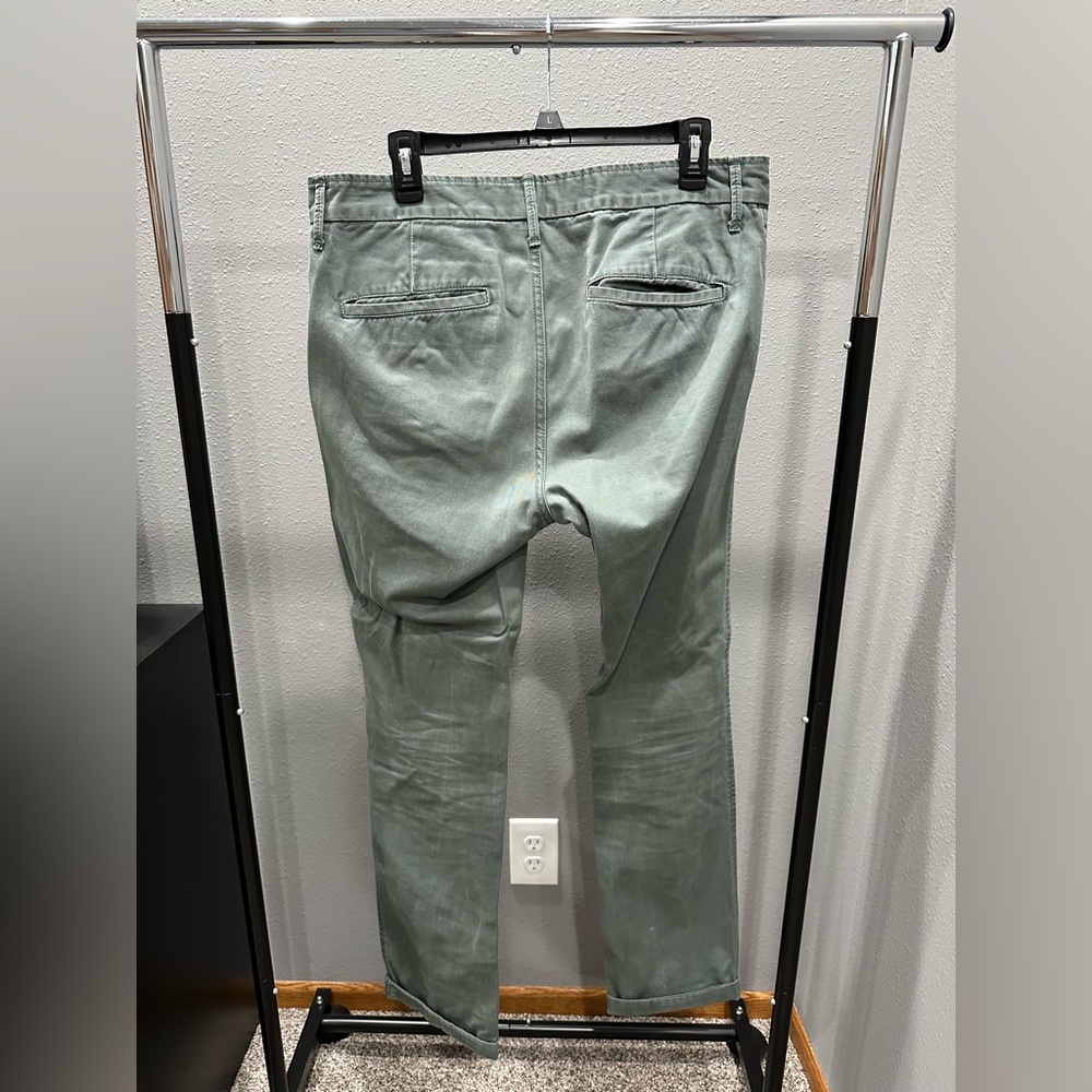 GAP Light Green Summer Khakis 32x34